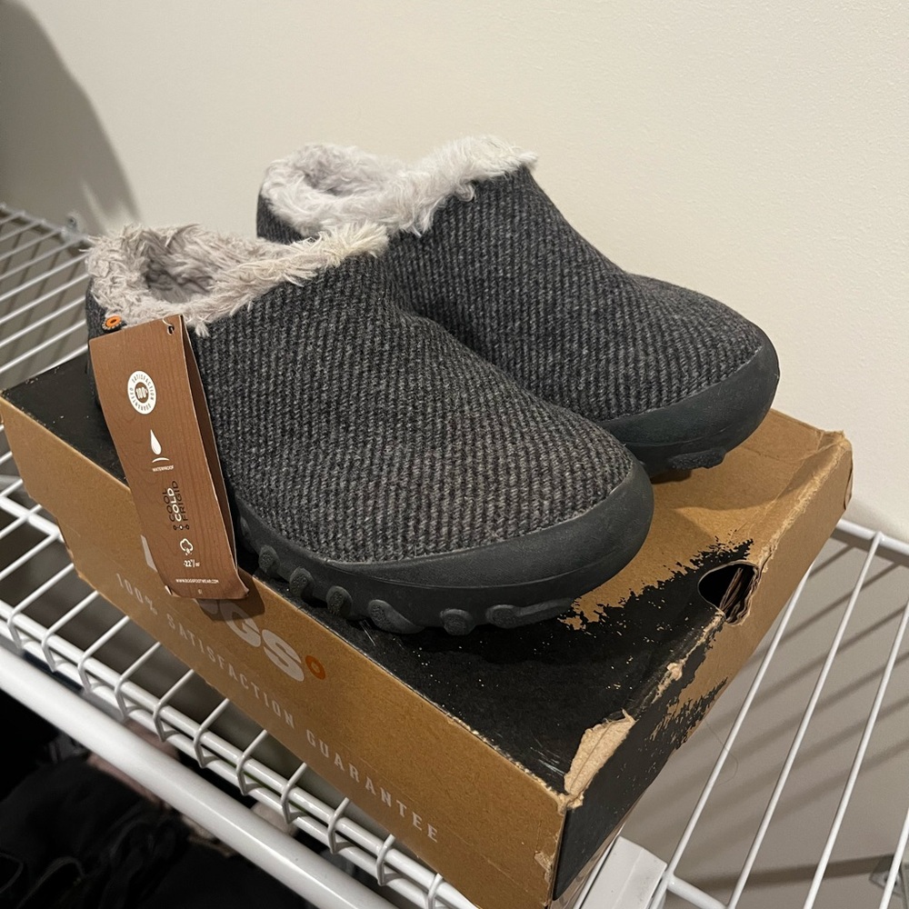 Bogs Charcoal Women's Fleece-Lined Mules
